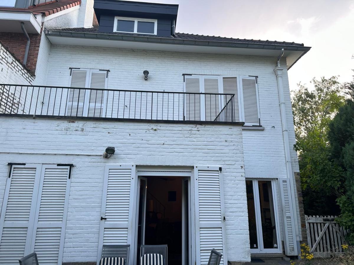 House Of Tanya Bed and Breakfast Bryssel Exteriör bild