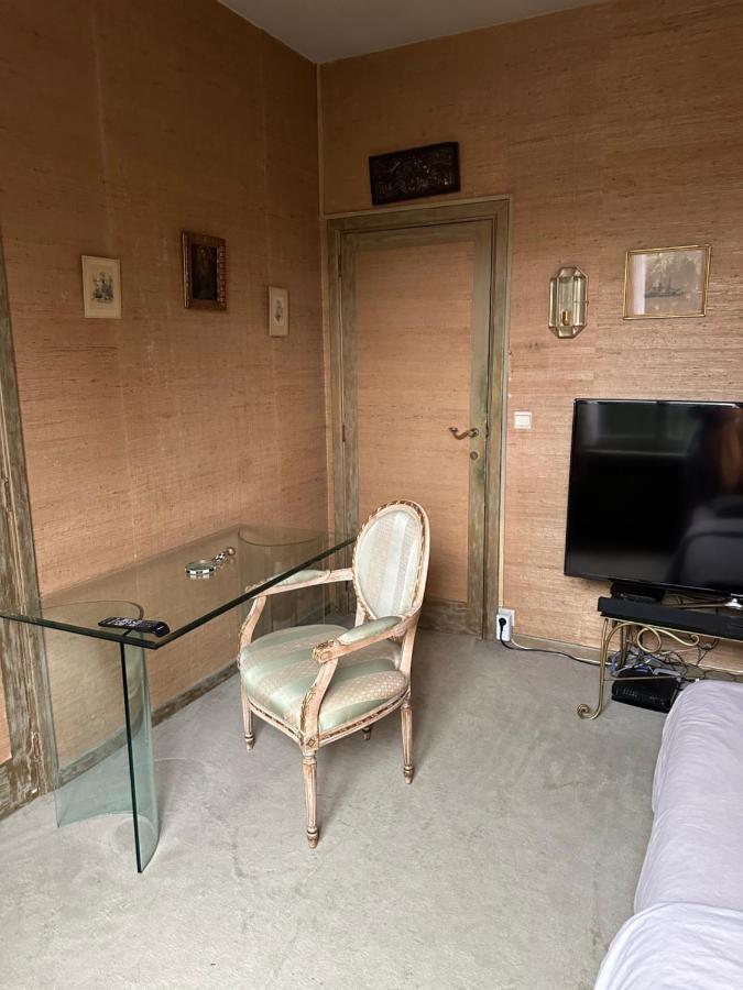House Of Tanya Bed and Breakfast Bryssel Exteriör bild